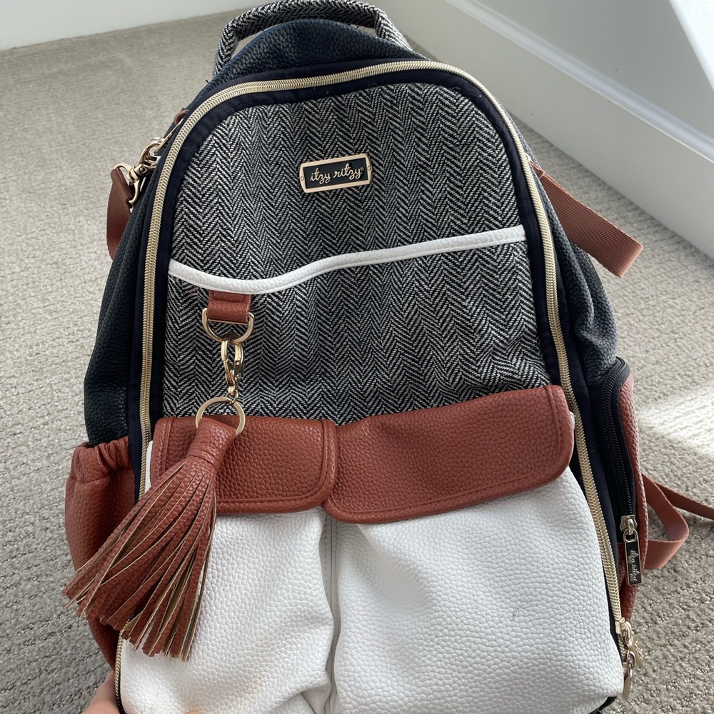 Itzy ritzy Boss Diaper Backpack